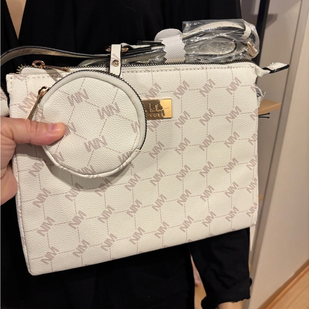 Nicole Miller Crème Gold Logo  Hardware Shoulder Crossbody Bag Purse w Pouch NWT